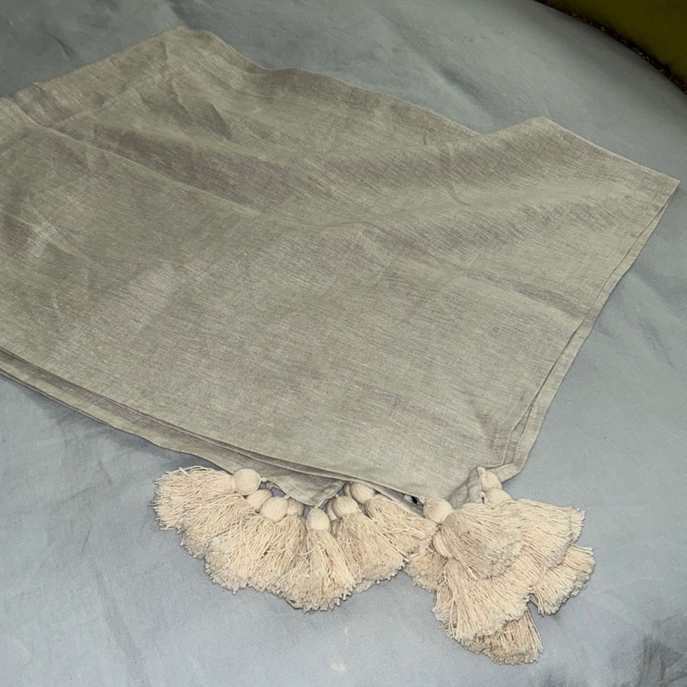 Joie Linen Throw